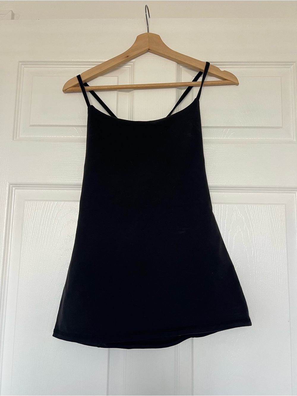 Lululemon Athletica  Women's Black Spaghetti Strap Tank Top size 6 built in bra